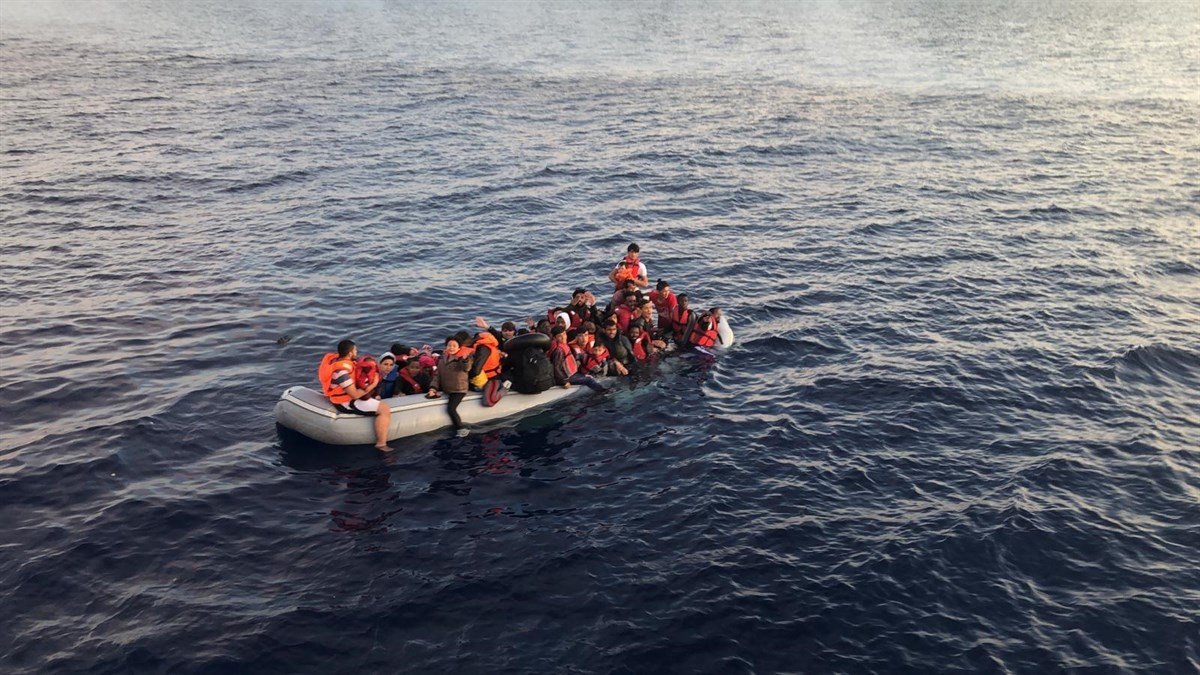 i Çanakkale'de ölüme terkedilen 93 göçmen kurtarıldı