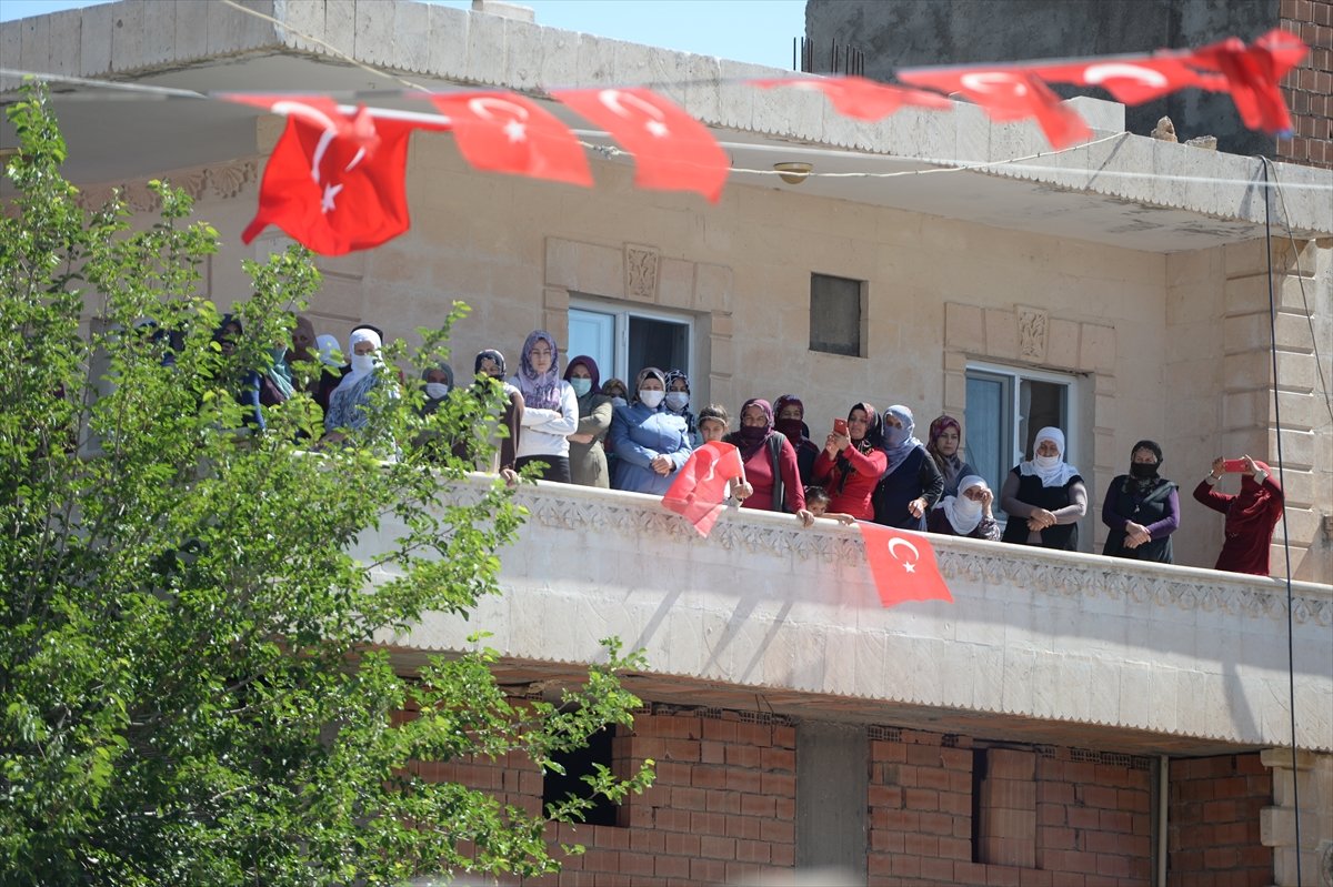 İdlib şehidinin cenaze töreninde PKK'ya lanet yağdırıldı
