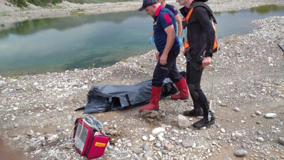 d Tokat'ta serinlemek için girdiği Kelkit Çayı’nda boğuldu