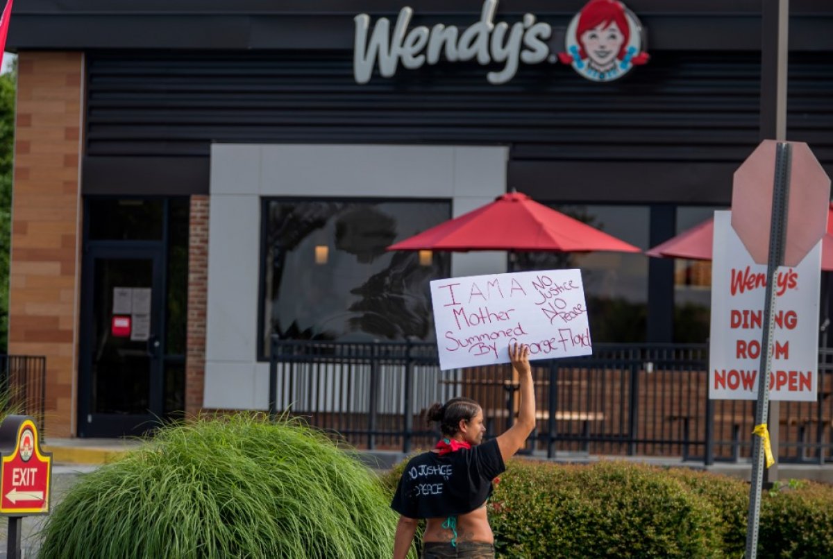 i ABD'de Brooks’un öldürüldüğü restoran ateşe verildi