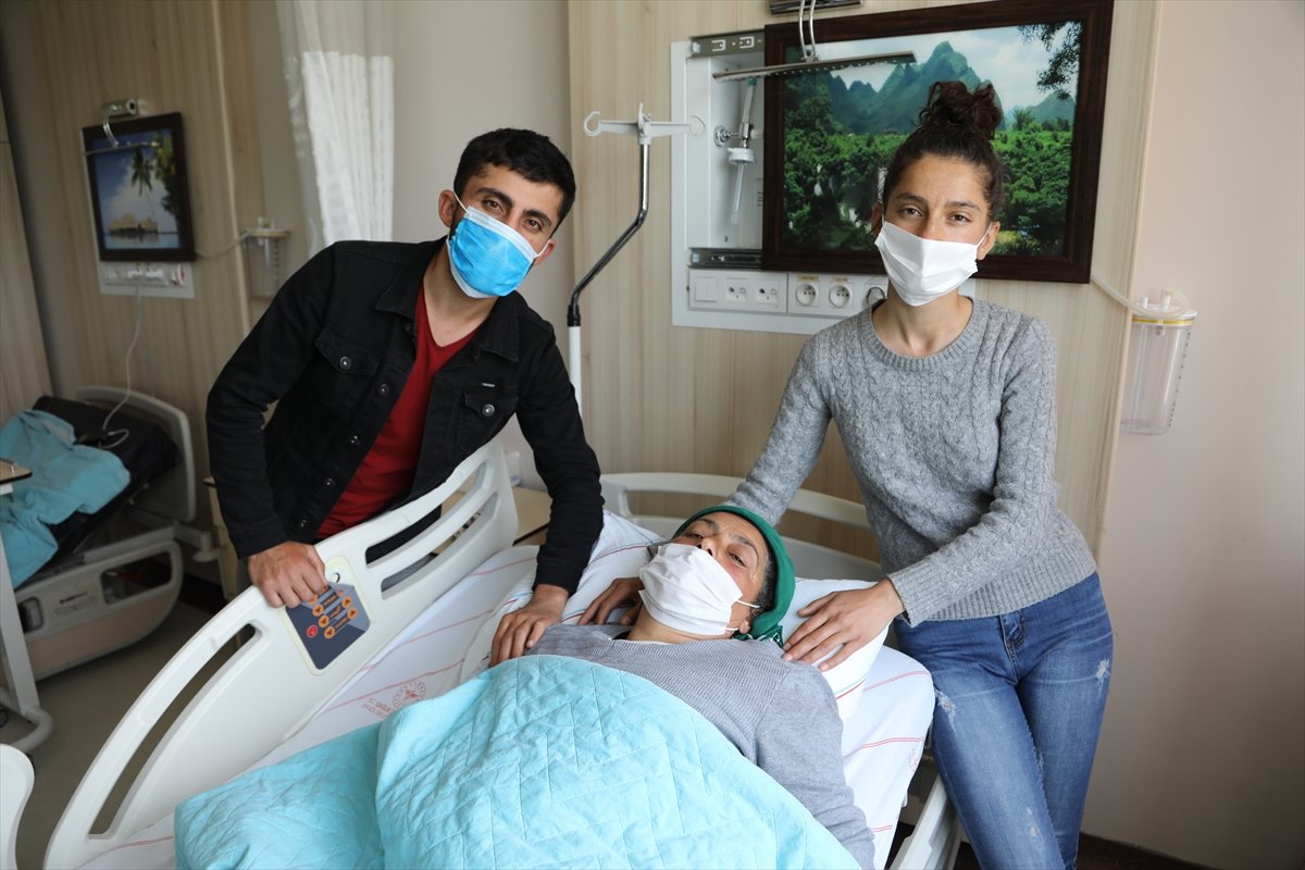Bingöl'de enkazdan çıkarılan kadın o anları anlattı