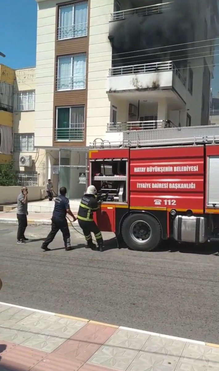 Hatay'da çakmakla oyun yangın çıkardı