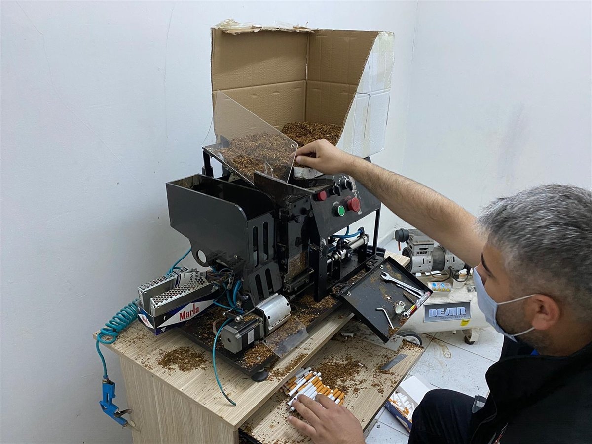 İstanbul'da 2 tondan fazla kaçak nargile tütünü yakalandı