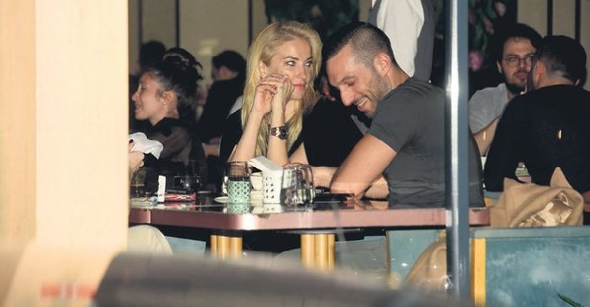 Berrak Tüzünataç ile Berk Suyabatmaz ayrıldı