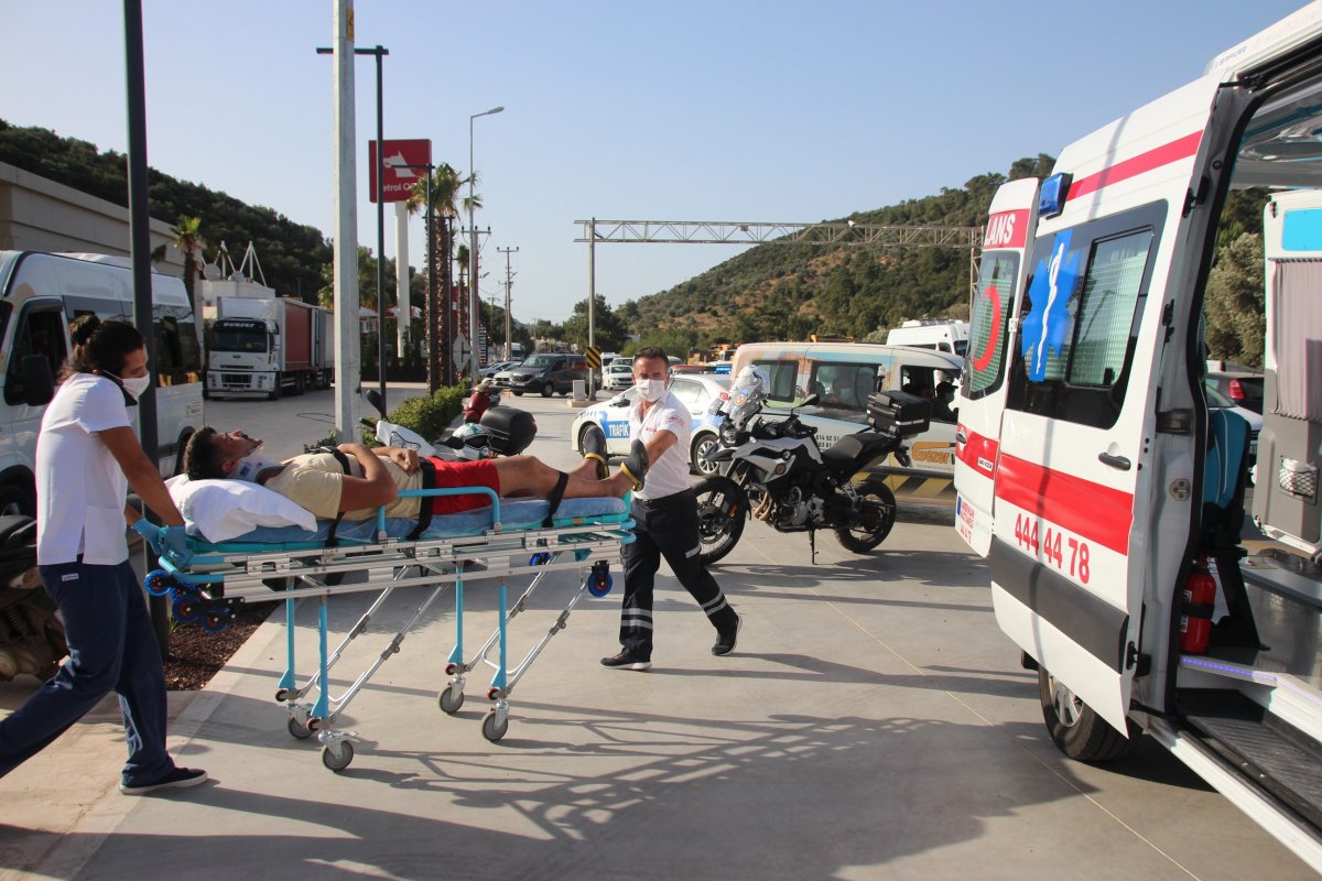 i Bodrum’da işçileri taşıyan minibüs kaza yaptı: 8 yaralı