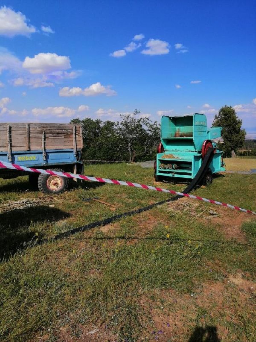 d Denizli'de hasat yapan çiftçi patoz makinesine düştü