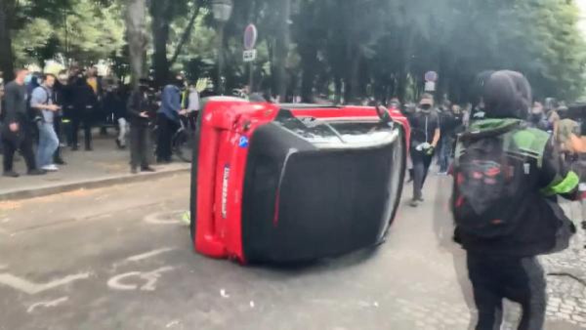 dha Fransa'da sağlıkçıların protestosuna polis müdahalesi