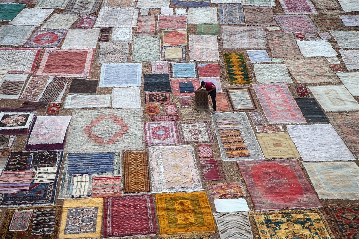 Antalya'da halı tarlalarının görsel şöleni