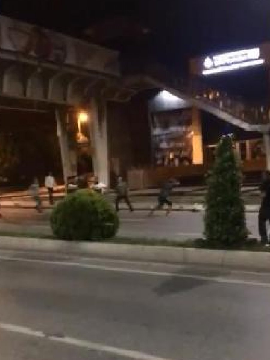 d Sultangazi'de iki grup arasında kavga