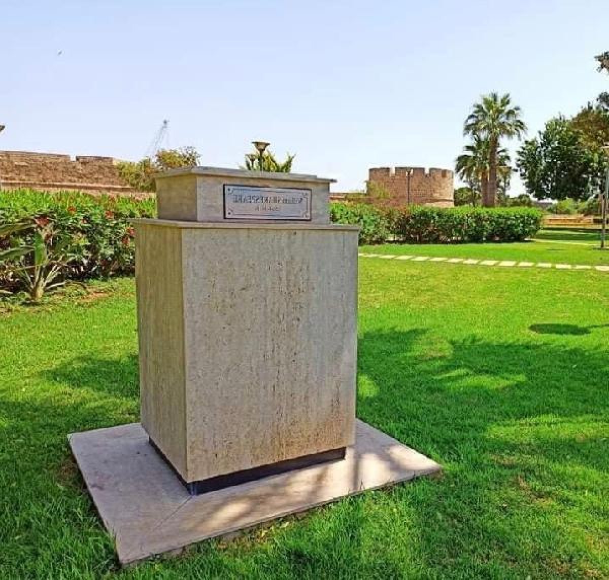 d KKTC'de Shakespeare'in büstü çalındı