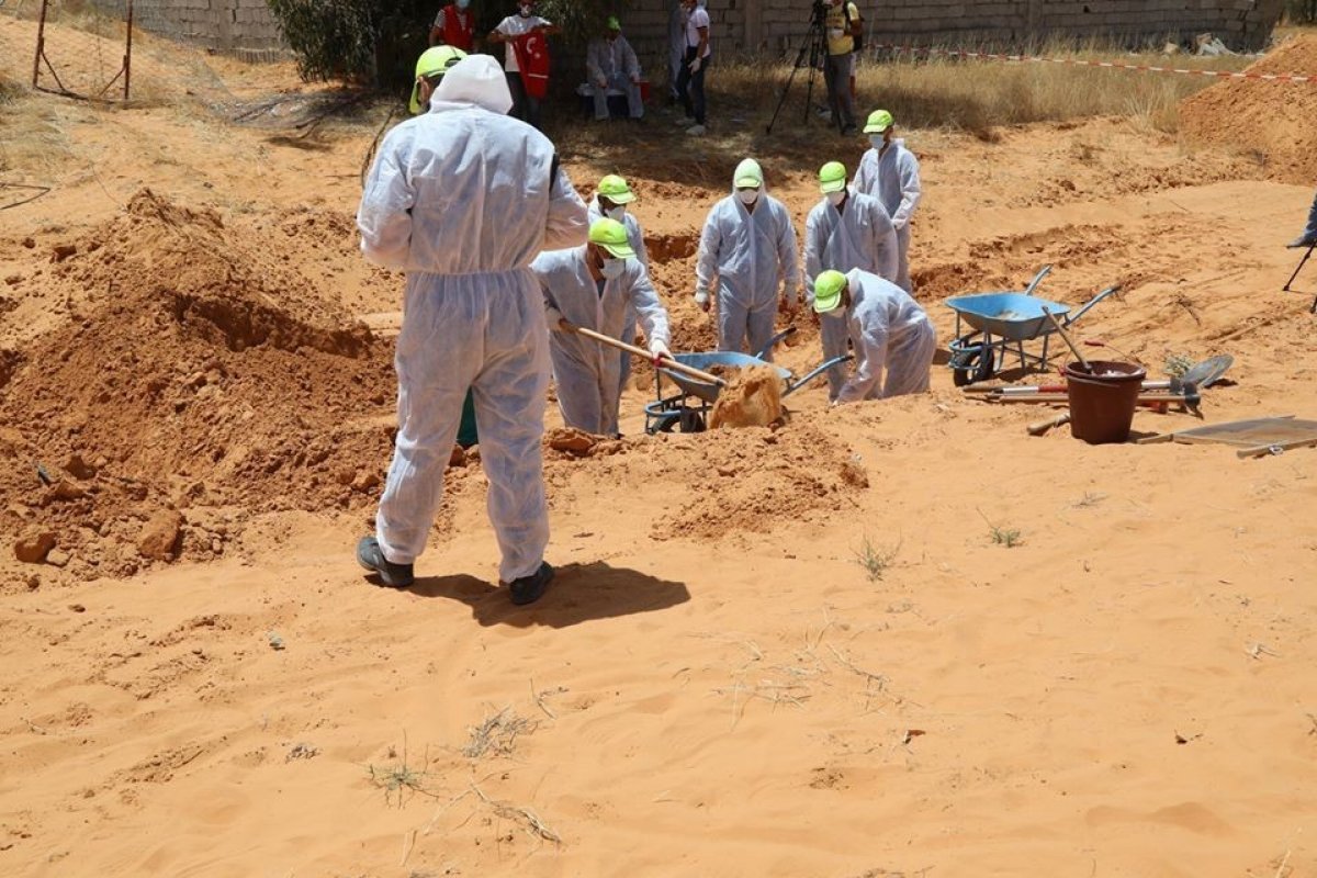 Libya'da bulunan toplu mezarlardan 48 ceset çıkarıldı