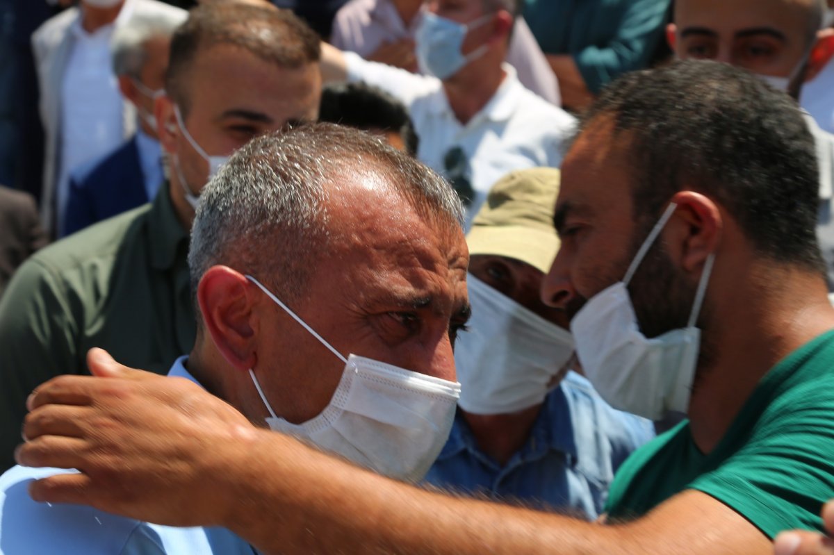 İ Vali Sonel, Tunceli'den gözyaşlarıyla uğurlandı