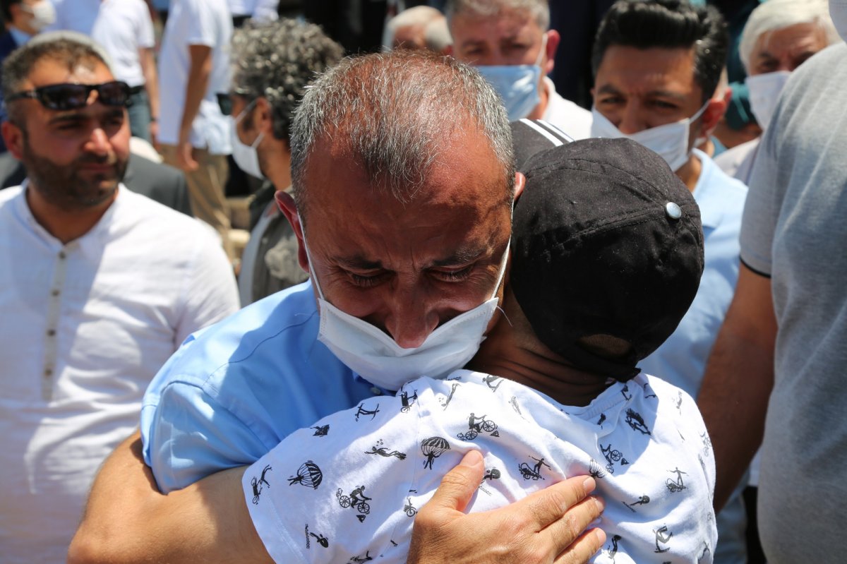 i Vali Sonel, Tunceli'den gözyaşlarıyla uğurlandı