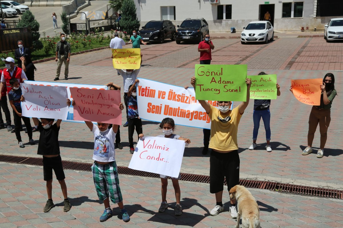 i Vali Sonel, Tunceli'den gözyaşlarıyla uğurlandı