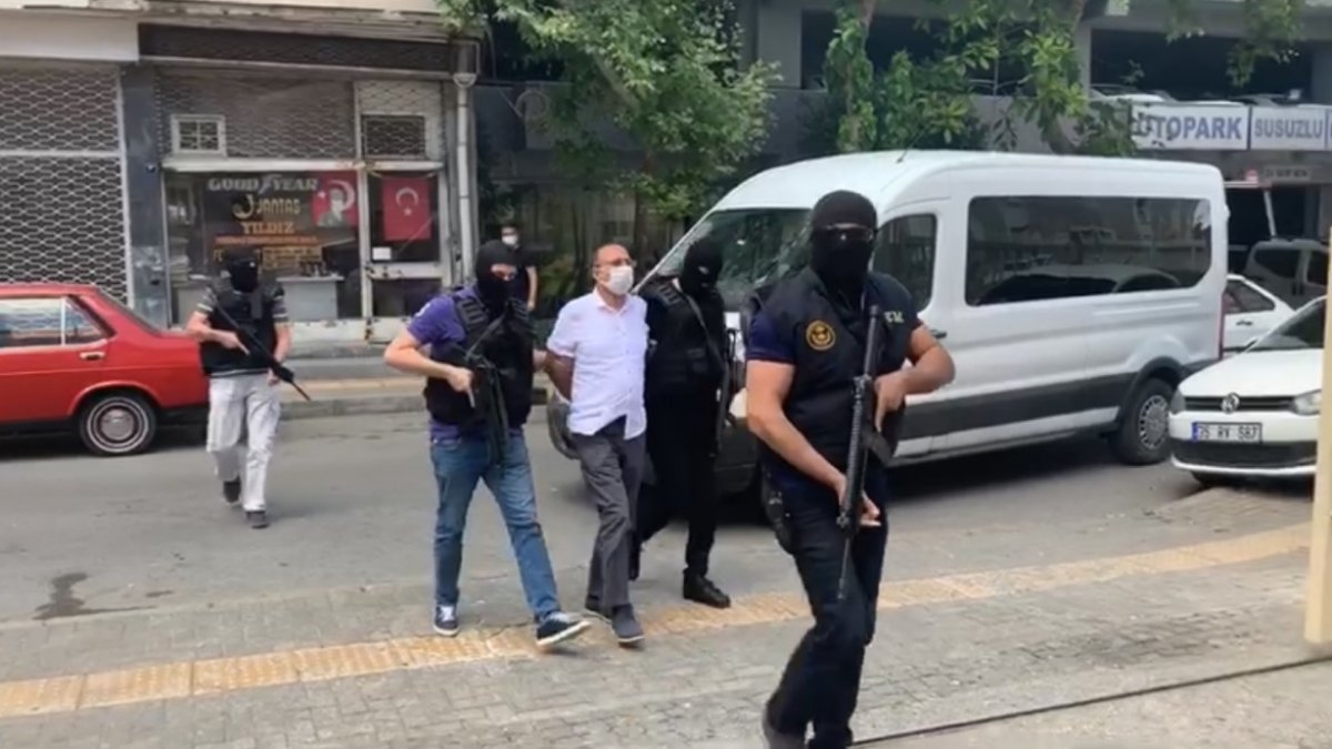 d İzmir'de, kırmızı bültenle aranan terörist yakalandı