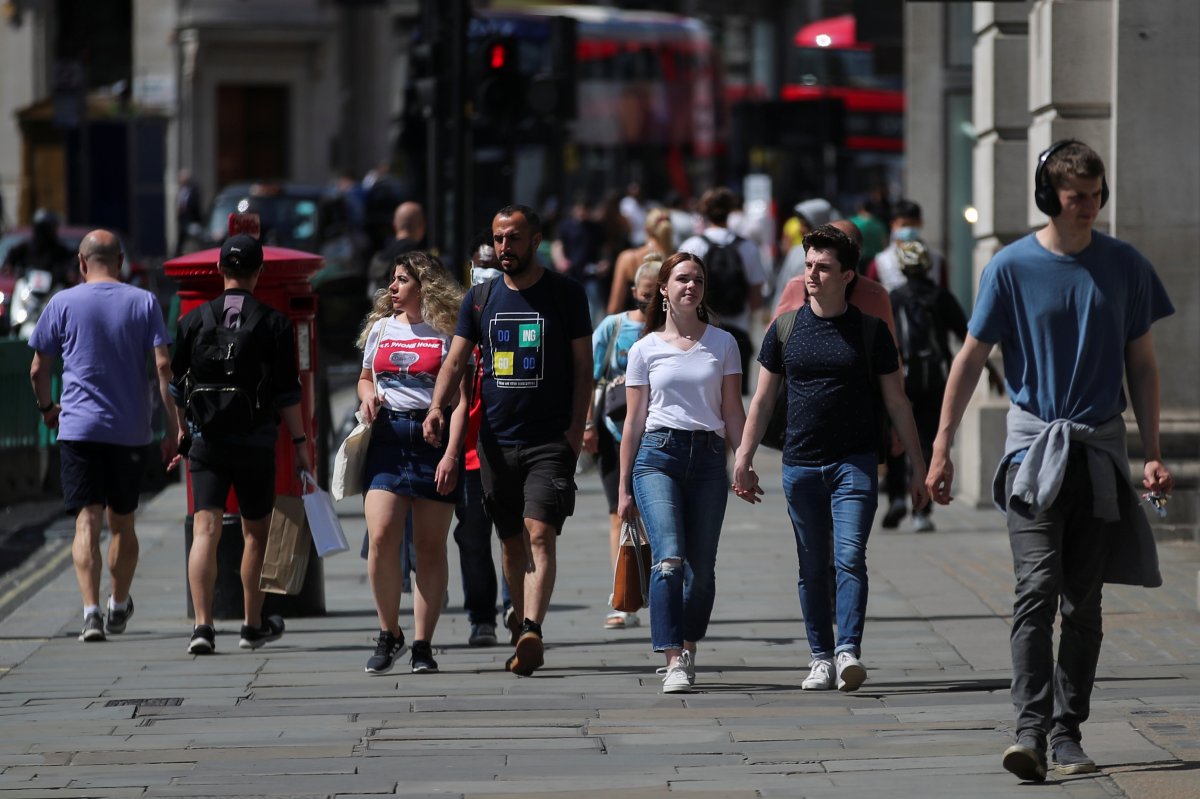 r Yasak kararları maske üreticilerini sevindirdi