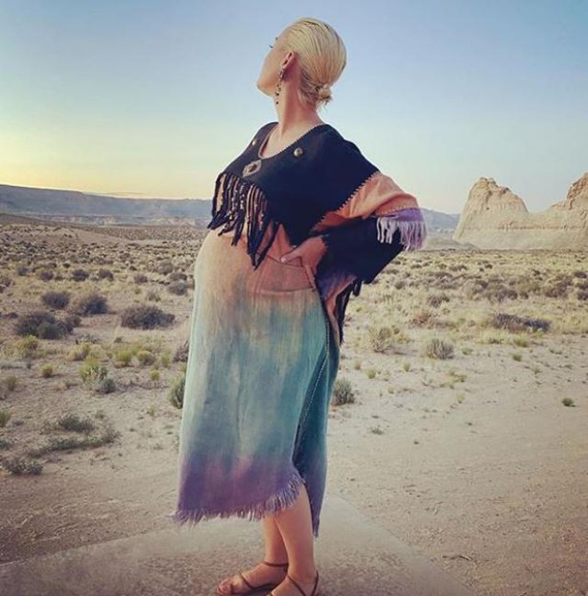 Katy Perry'den hamilelik pozu