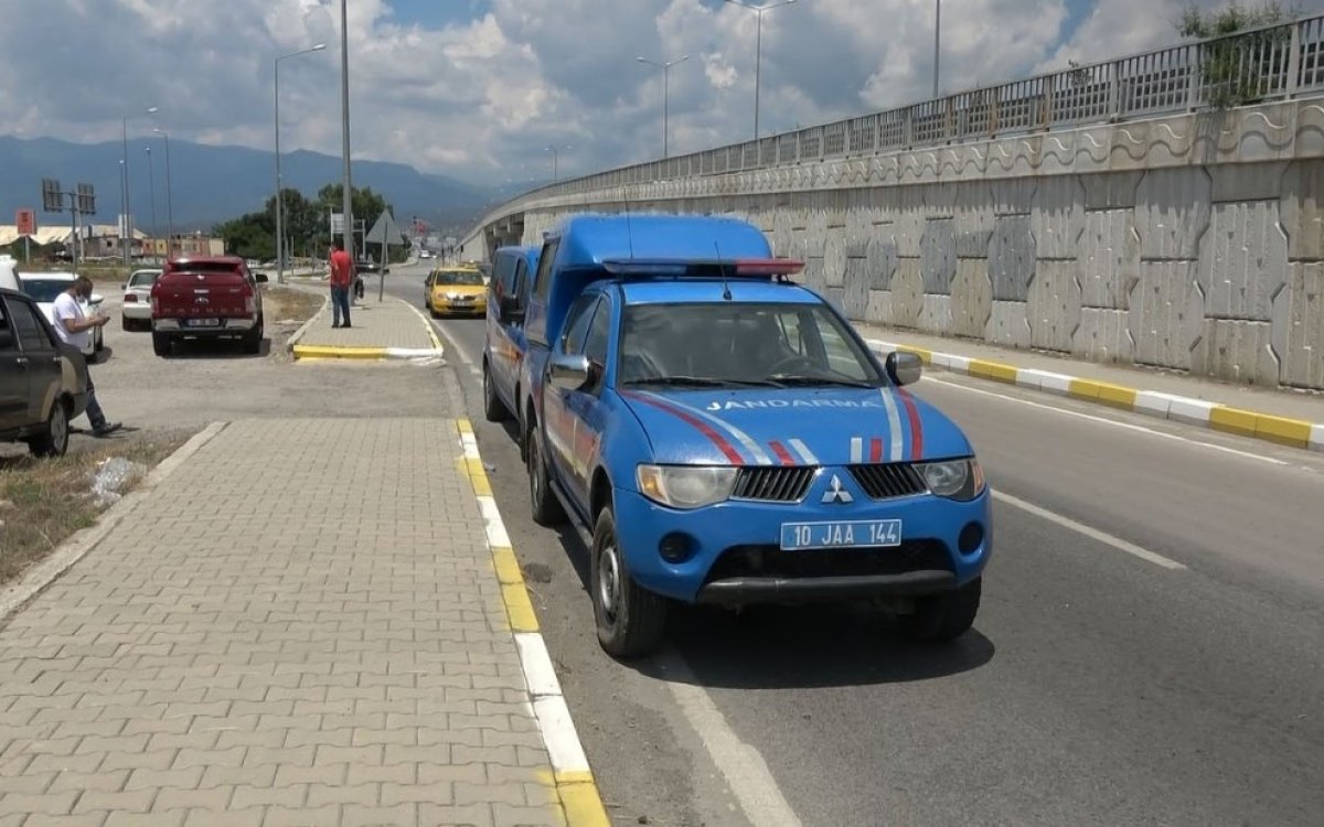 i Balıkesir'de boğazı kesilmiş erkek cesedi bulundu