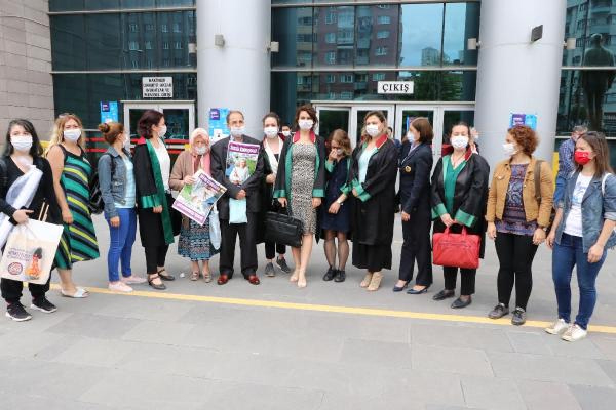 Boşandığı eşini satırla öldüren kocadan savunma