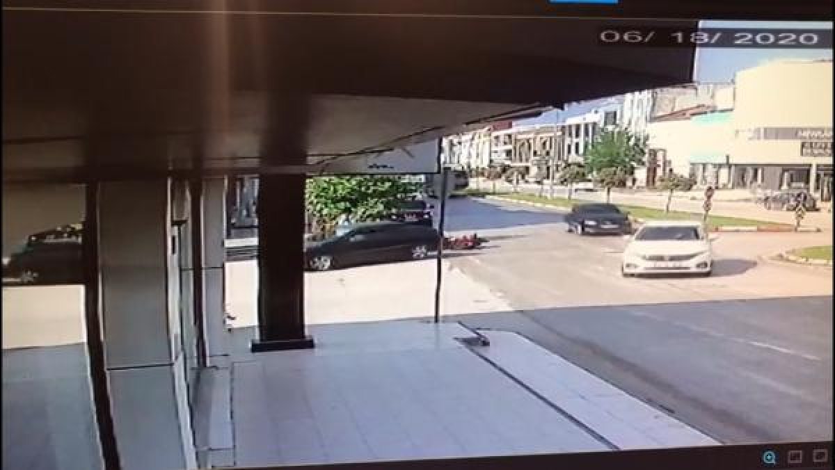Bursa'da motosikletle otomobil çarpıştı