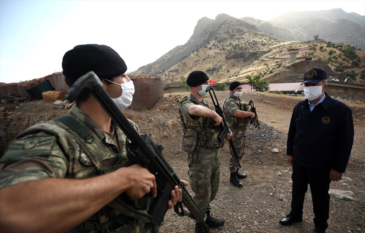 a Hulusi Akar: 700'den fazla hedef vuruldu