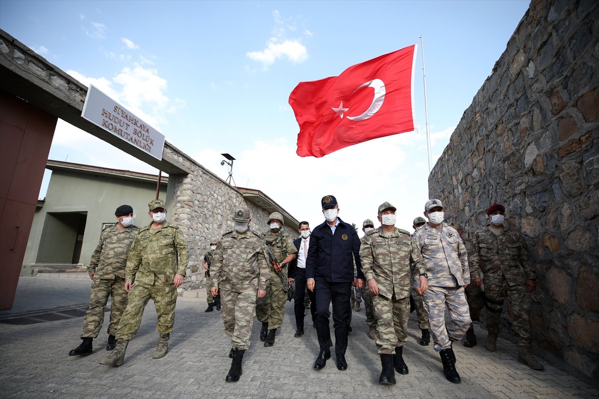 a Hulusi Akar: 700'den fazla hedef vuruldu