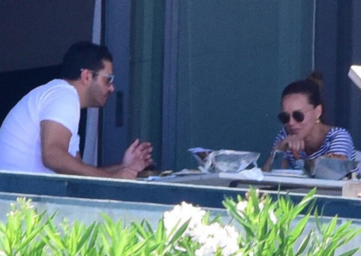 Ebru Şallı tatile çıktı