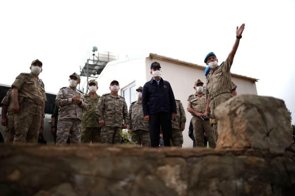 Bakan Akar ve  TSK komuta kademesi Namaz Dağı'nda