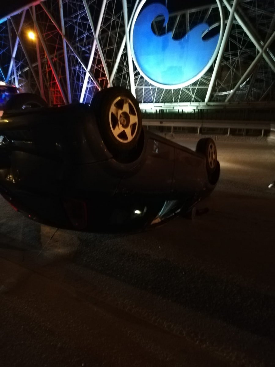 i Bursa'da kontrolden çıkan araç takla attı: 2 yaralı