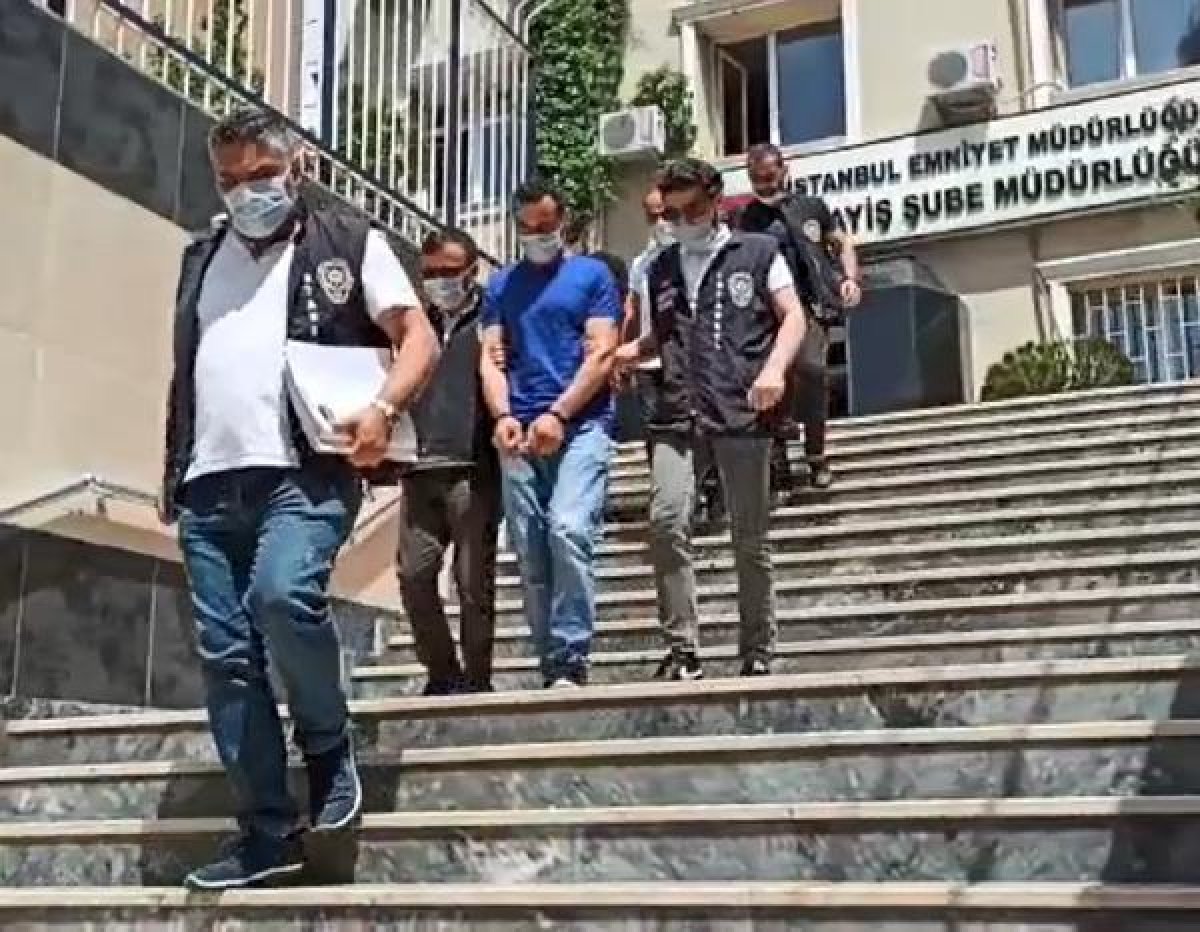 d İstanbul'da yol verme kavgasında kan döküldü: 1 ölü