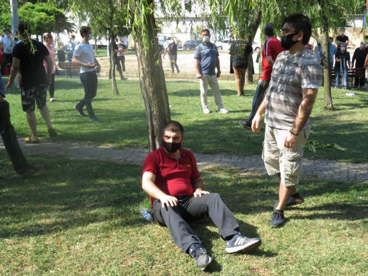 Ümraniye'de kaza yapan yolcu minibüsü devrildi: 10 yaralı