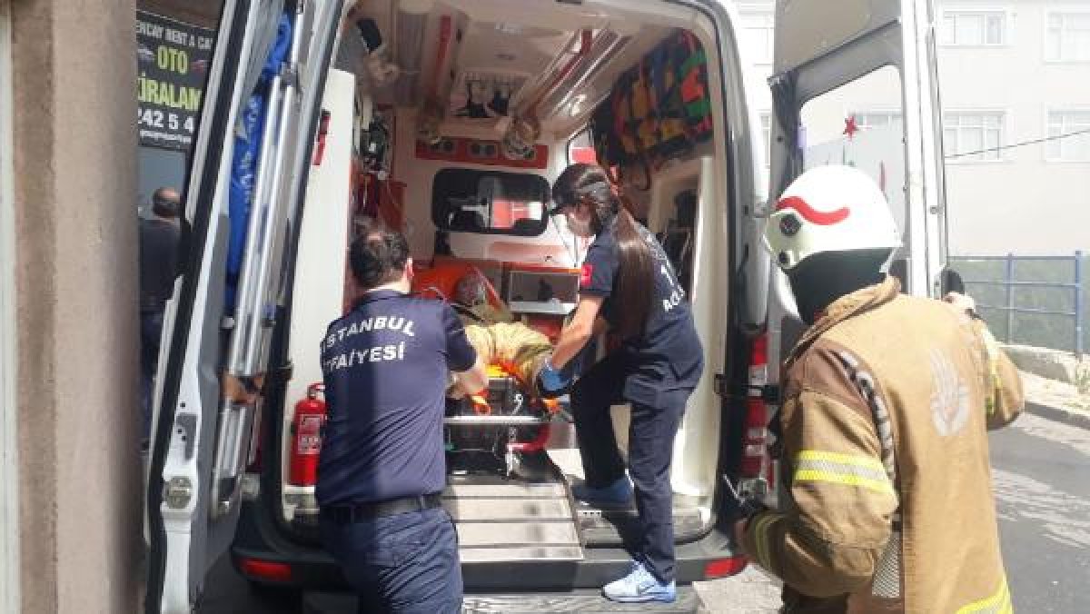 d Sarıyer'de, yalının çatısında yangın çıktı