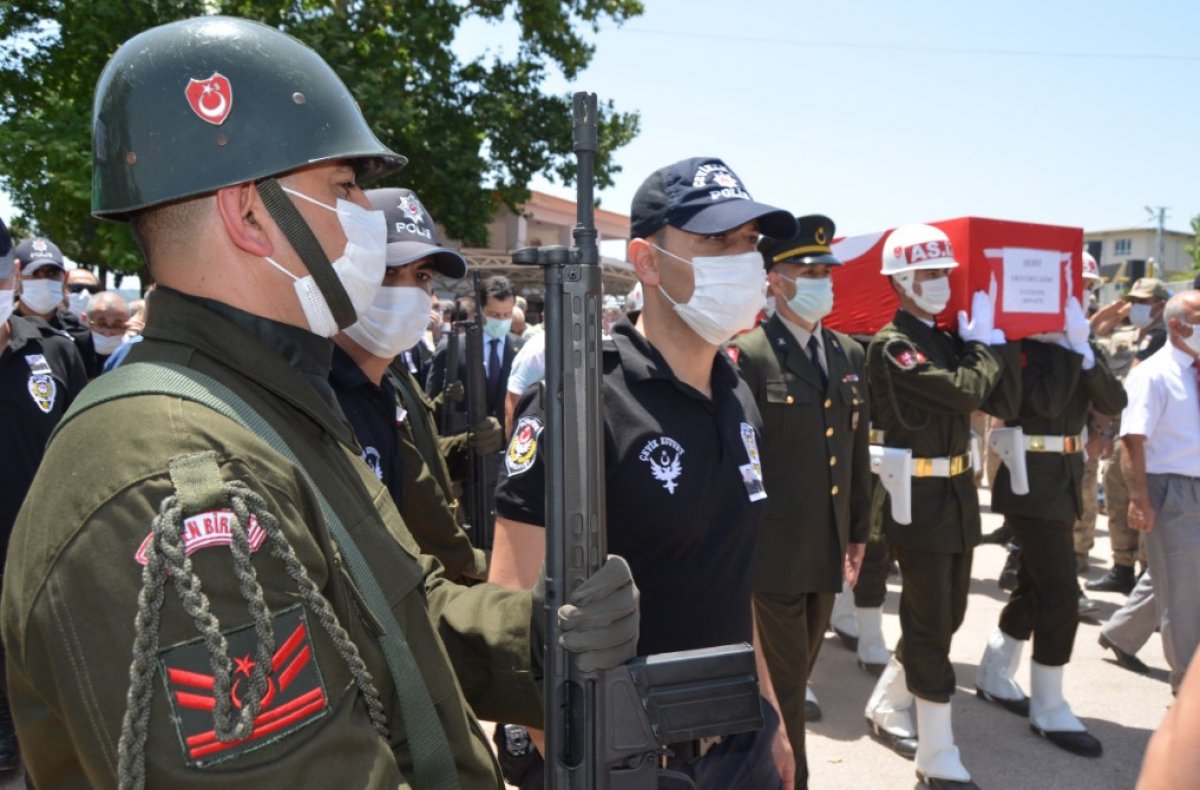 i Osmaniye, şehit Ertuğrul Köse'yi sonsuzluğa uğurladı