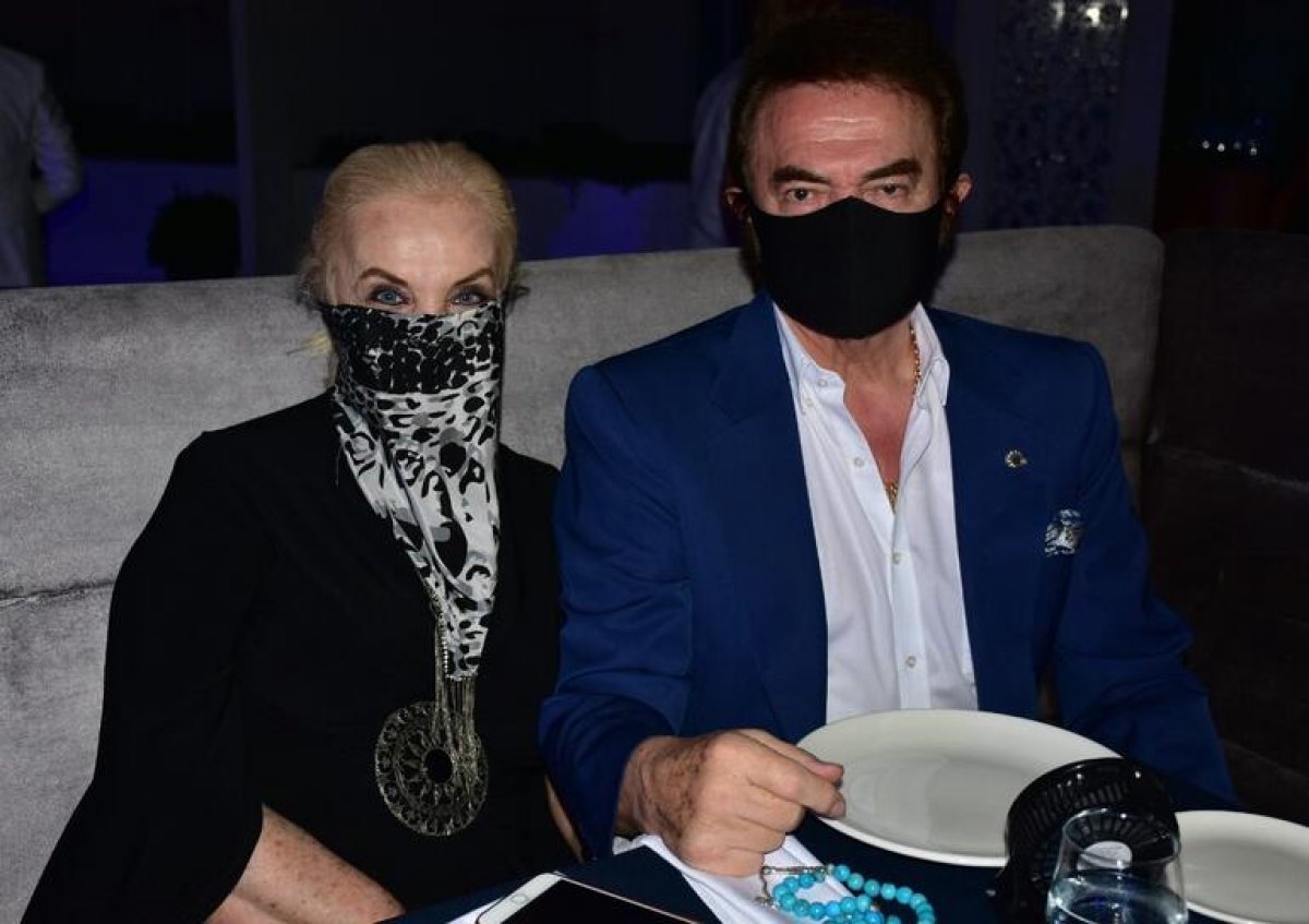 Orhan Gencebay, maskesiyle Bodrum'da