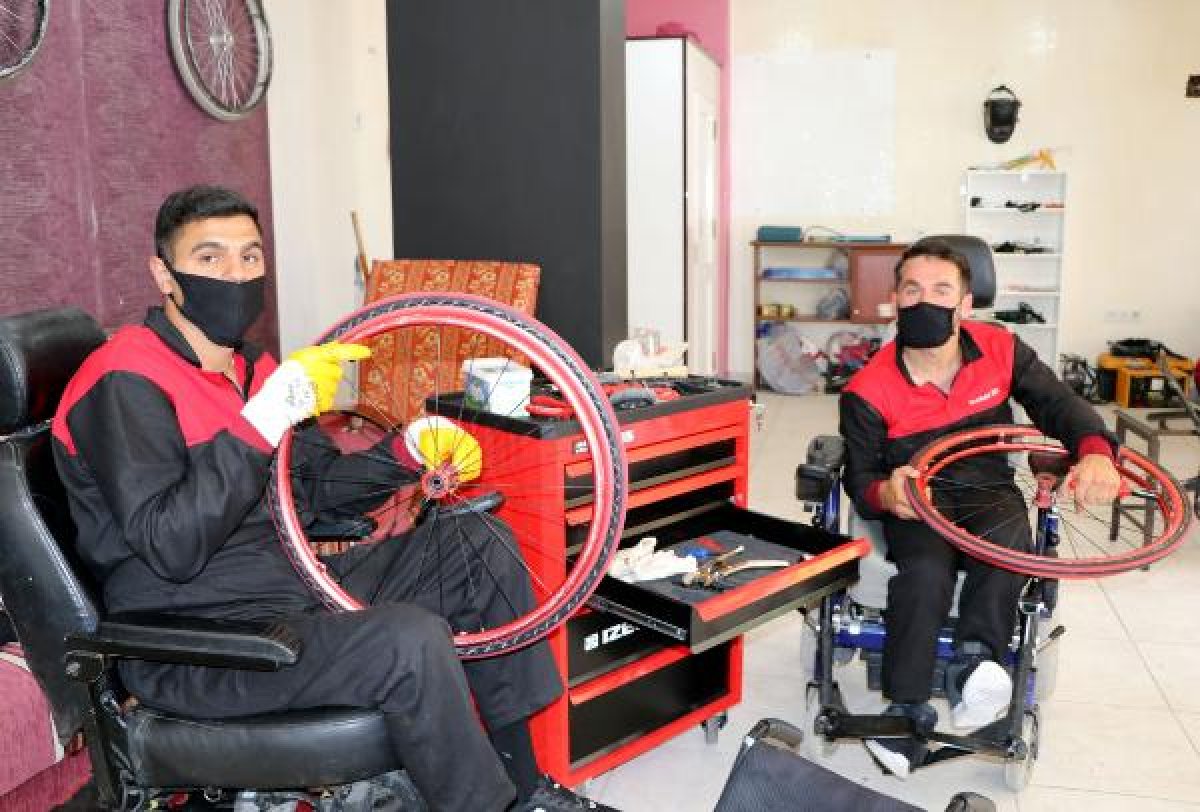 Van'da, kendisi gibi engellilerin araçlarını tamir ediyor