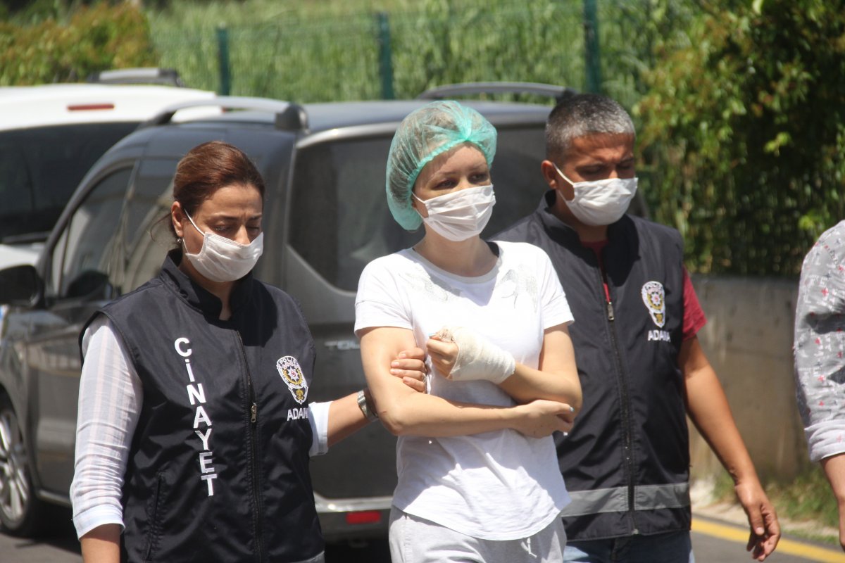 Adana'da adam boşanacağı eşini öldürecekken kendi öldü