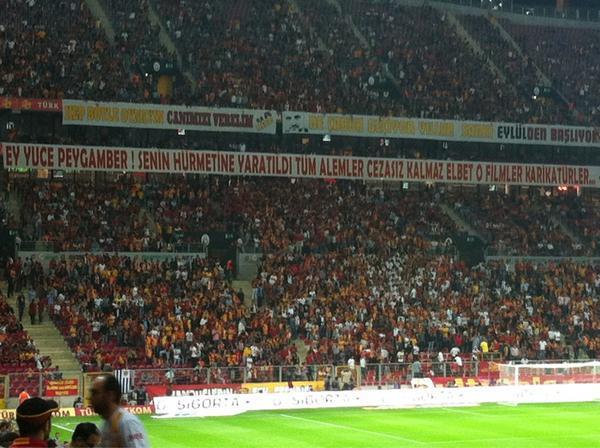 Ultraslan'dan ayakta alkışlanacak pankart