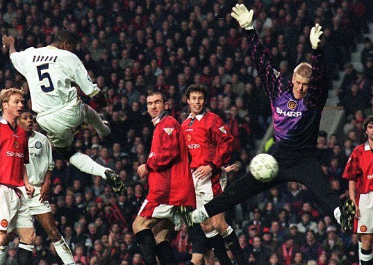 Schmeichel'ın oğlu göz doldurdu