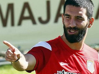 Manchester United Arda Turan'ın peşinde