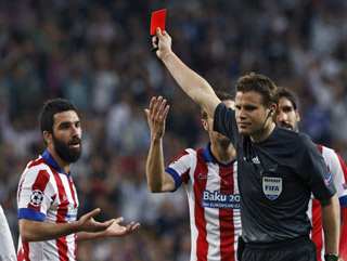 Arda Turan'dan kırmızı kart tepkisi