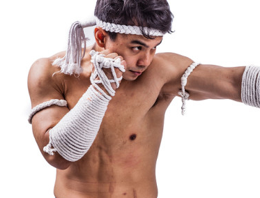 Muay Thai dövüşçüsünün titanyum kemiği hilesi