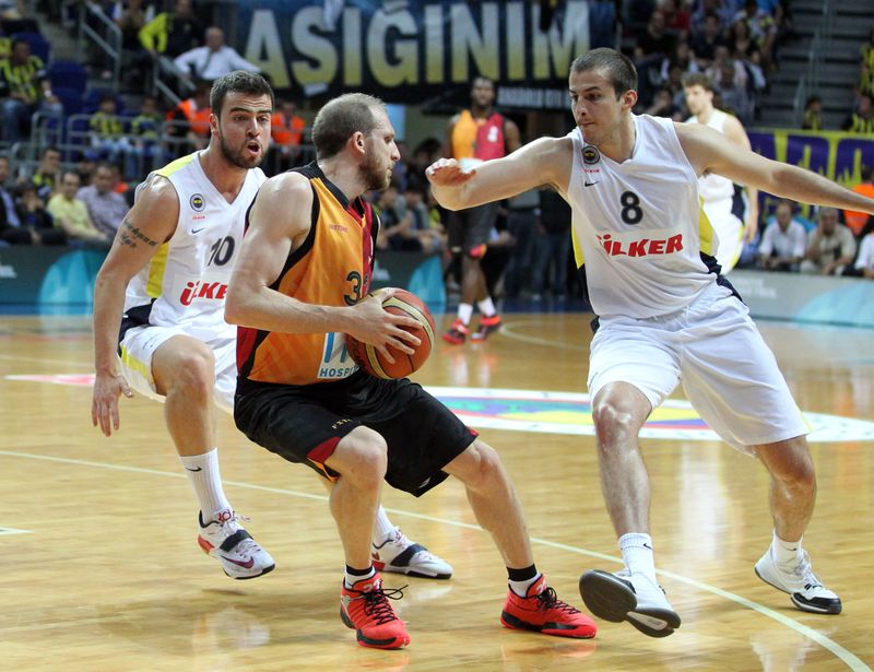 Fenerbahçe Ülker Galatasaray Liv Hospital'ı yendi