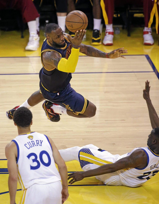 LeBron James rekor kırdı Golden State kazandı