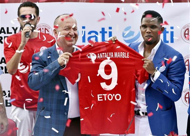 Eto'o Antalyaspor'a imza attı
