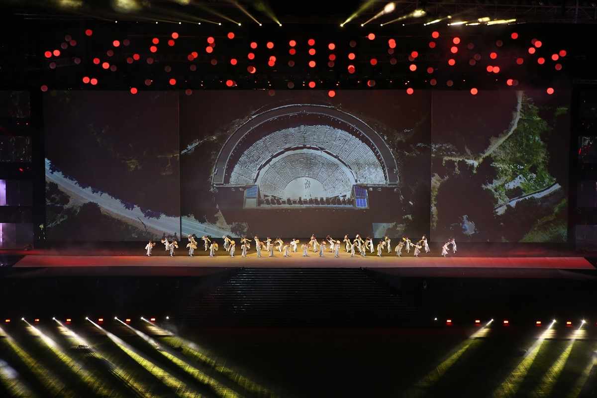 İşitme Engelliler Olimpiyat Oyuncuları'nda müthiş açılış