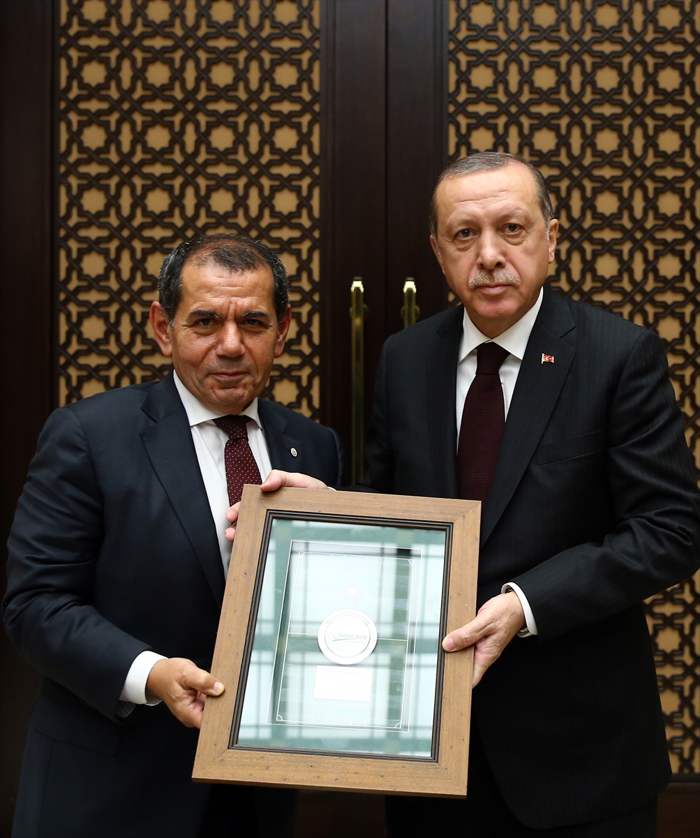 Dursun Özbek imaj değiştirdi