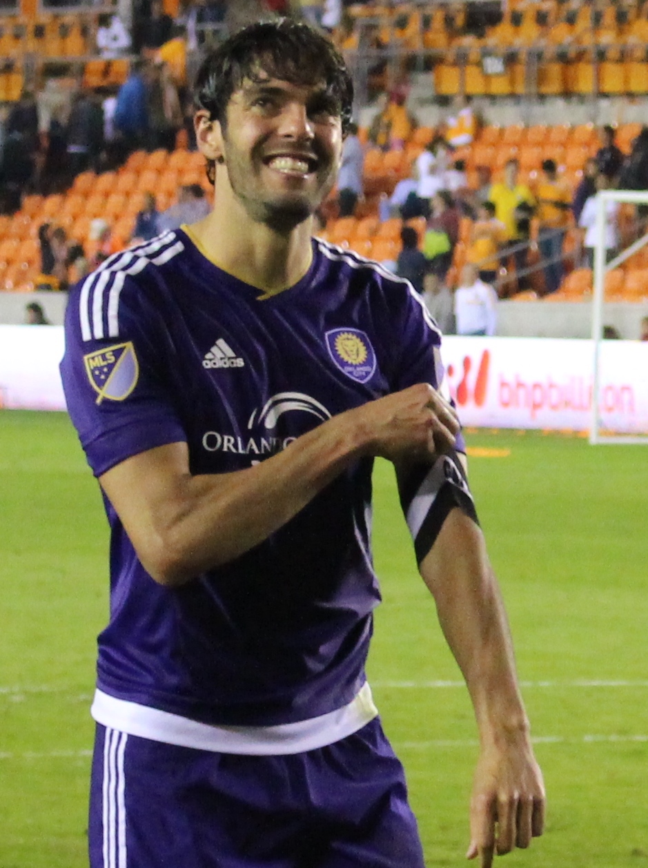 Kaka futbola veda etti