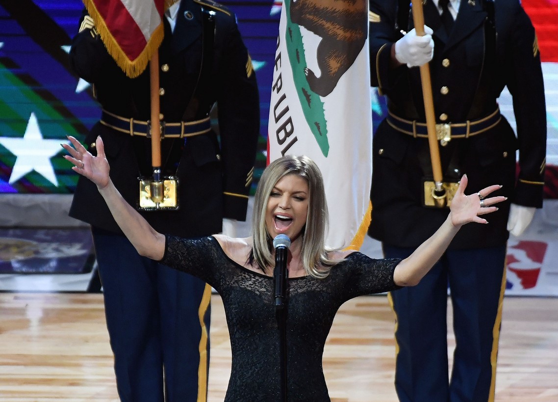 Fergie, NBA All-Star'da ABD marşını söylerken rezil oldu
