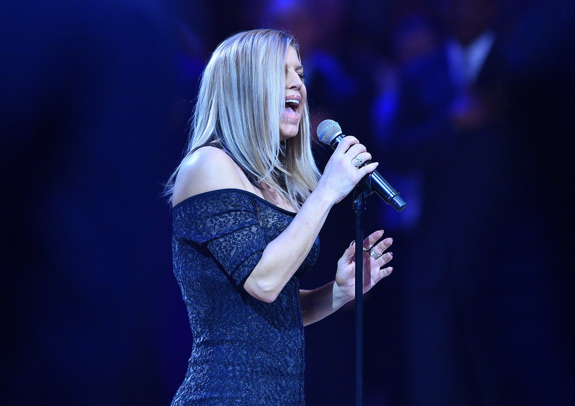 Fergie, NBA All-Star'da ABD marşını söylerken rezil oldu