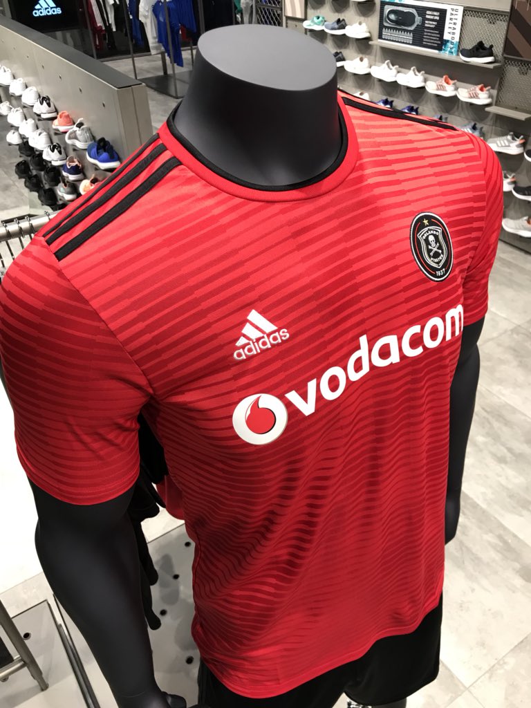 Adidas Beşiktaş ile Pirates'e aynı formayı tasarladı